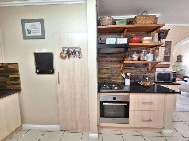 3 Bedroom Property for Sale in Fraaiuitsig Western Cape